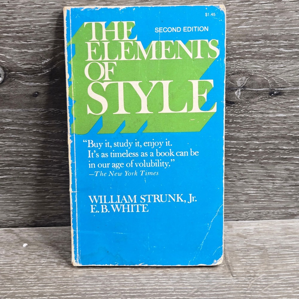 The Elements of Style Paperback E. B., Strunk, William, Jr. White‎